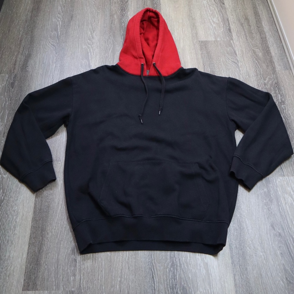 ZUMIEZ LARGE BLACK RED